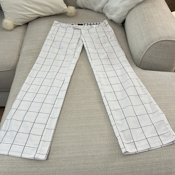 Hurley White pants with thin black squares. - Picture 3 of 10